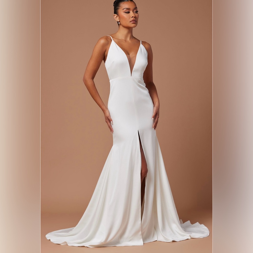 NWT The Night Is Ours Gown - White